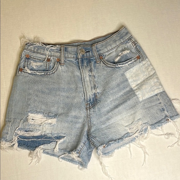 AE PRIDE 90’s BOYFRIEND SHORTS 2 - Picture 1 of 16